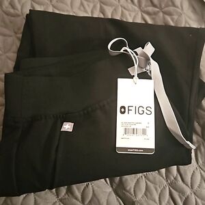 FIGS black scrubs
